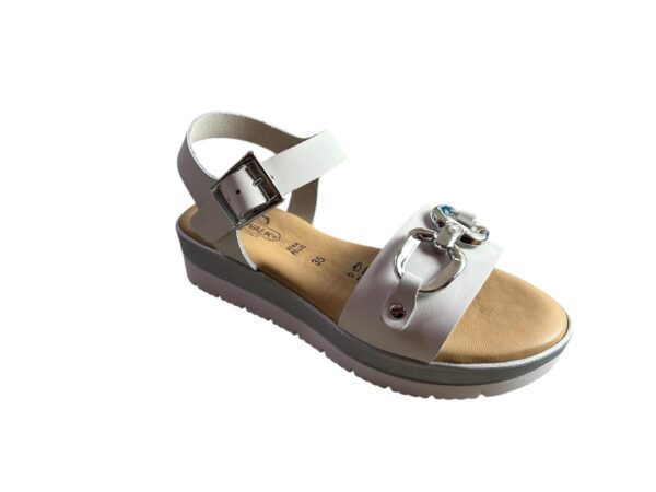 Sandalo in pelle colore argento donna.